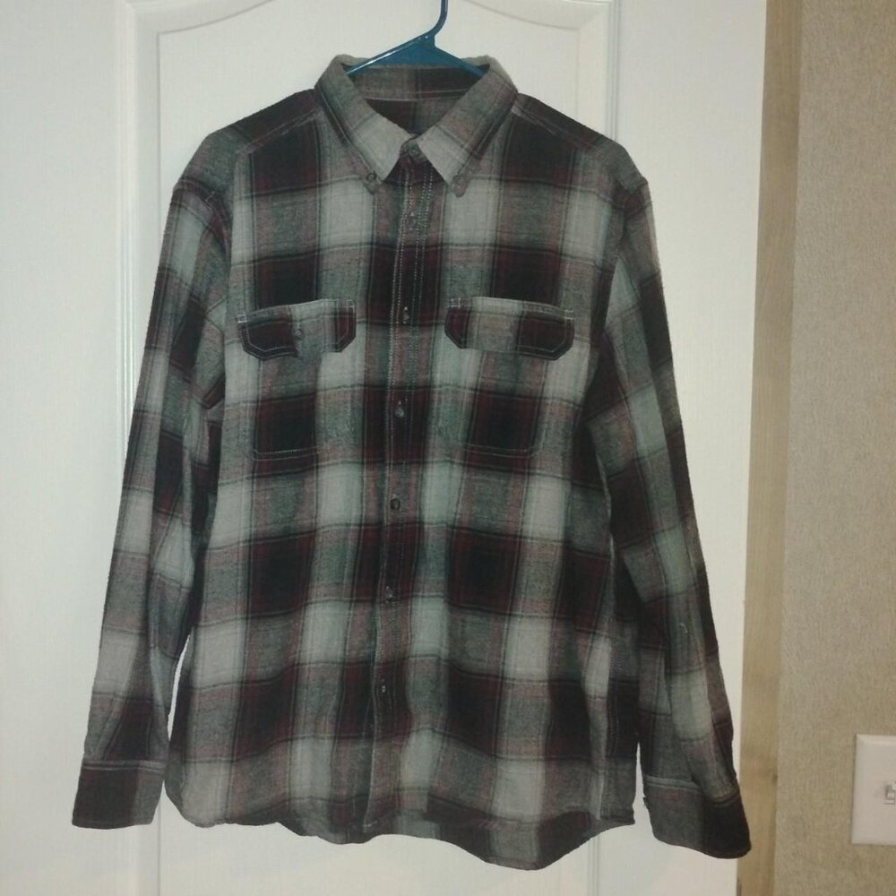 Faded Glory men's Sz. L long sleeve button up flannel.
